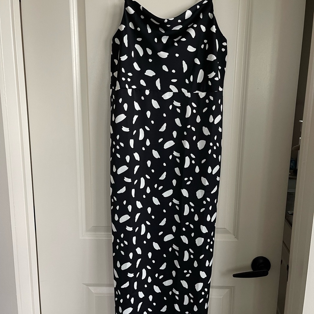 Sleeveless Cowl Satin Black & White Patterned Dress